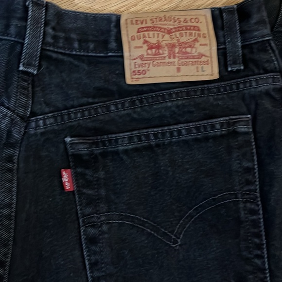 Levi’s women’s VINTAGE 550 Relaxed Fit Tapered Leg black denim jeans size 16L - Picture 12 of 12